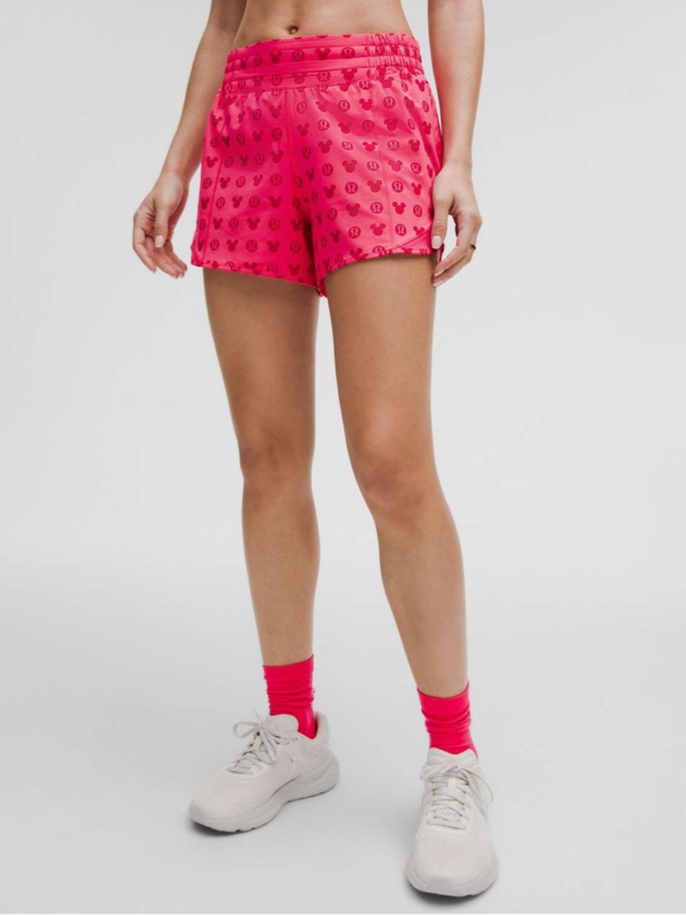 NWT Disney x Lululemon *Hotty Hot High-Rise Short 4". Size 6